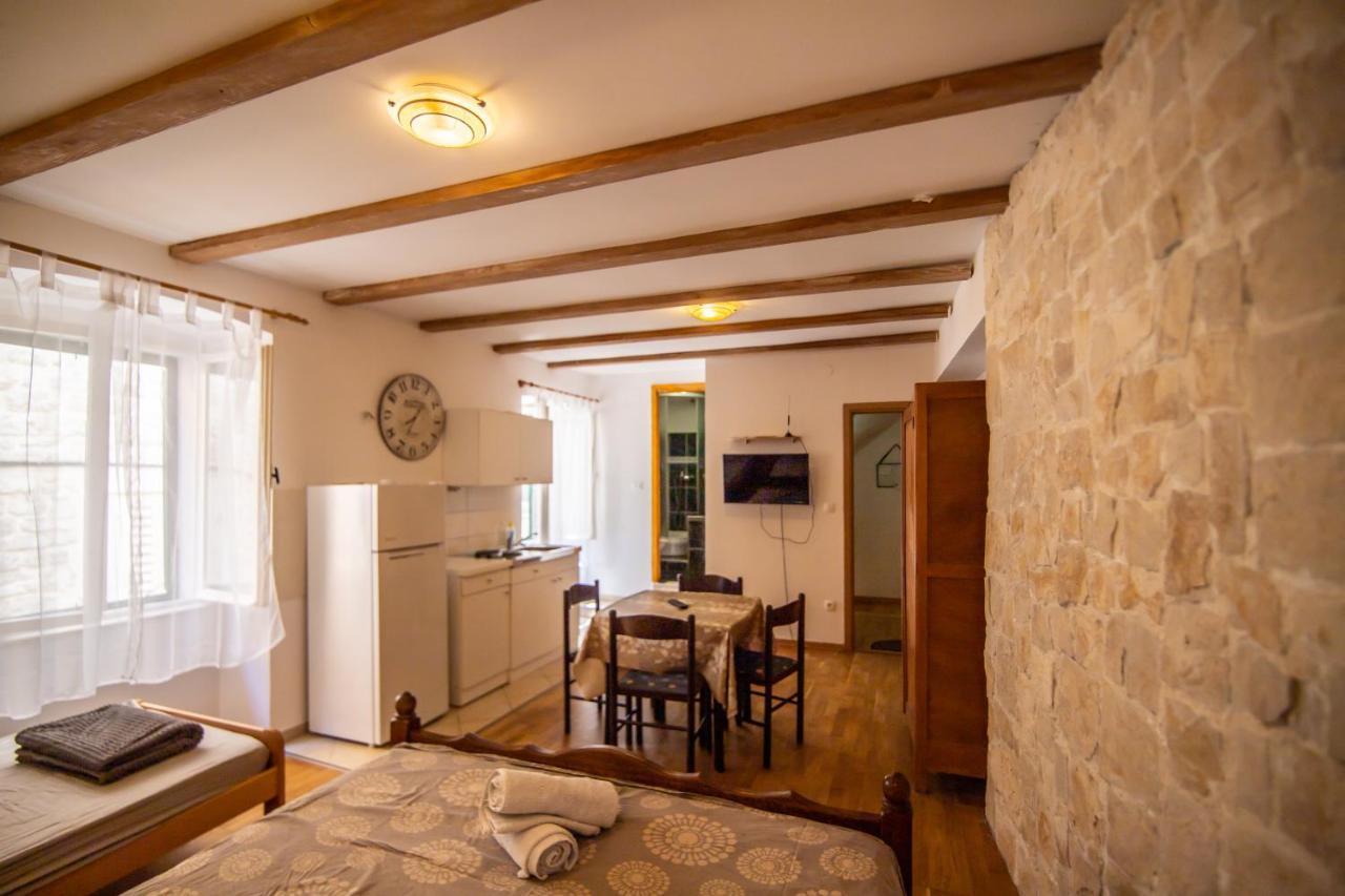 Apartments Loriana Шибеник Экстерьер фото