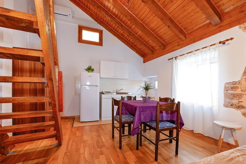 Apartments Loriana Шибеник Экстерьер фото